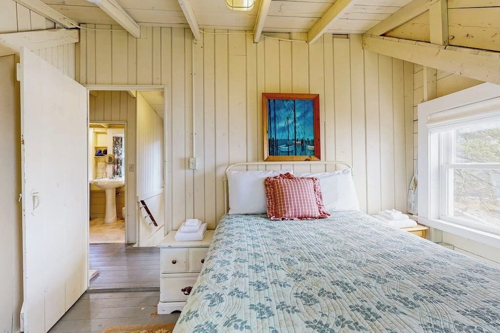 Photo of Bedroom in Boothbay Harbor
