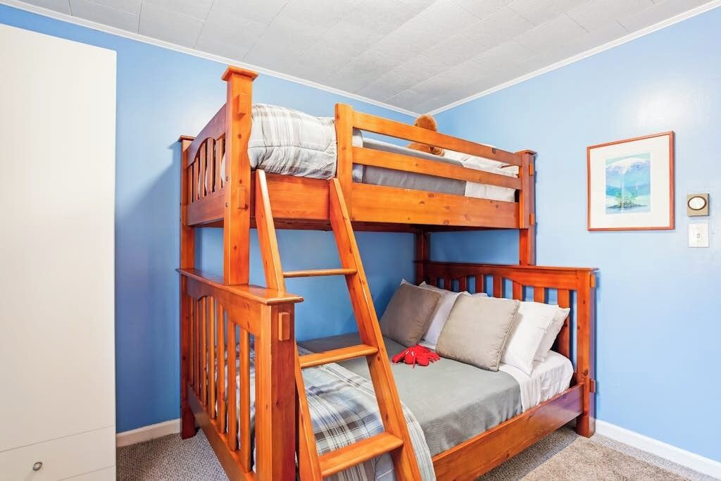 Photo of Bedroom in Seal Cove