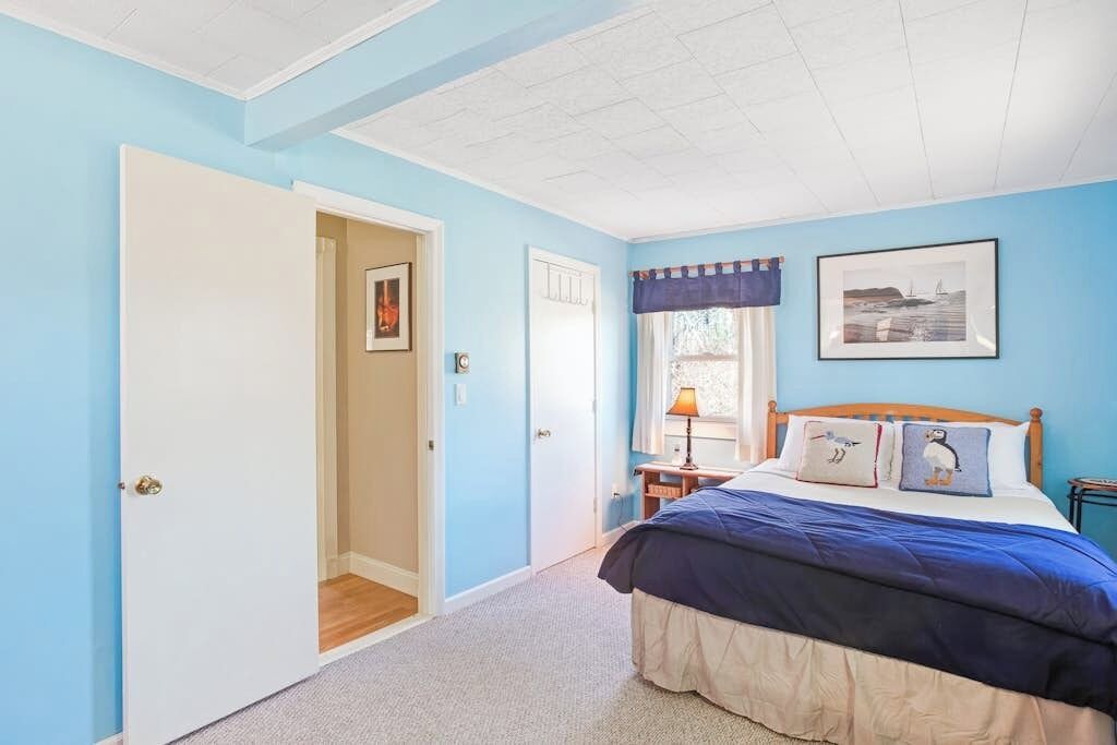 Photo of Bedroom in Seal Cove