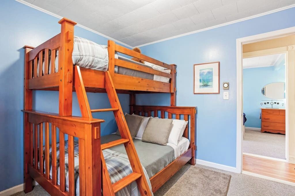 Photo of Bedroom in Seal Cove