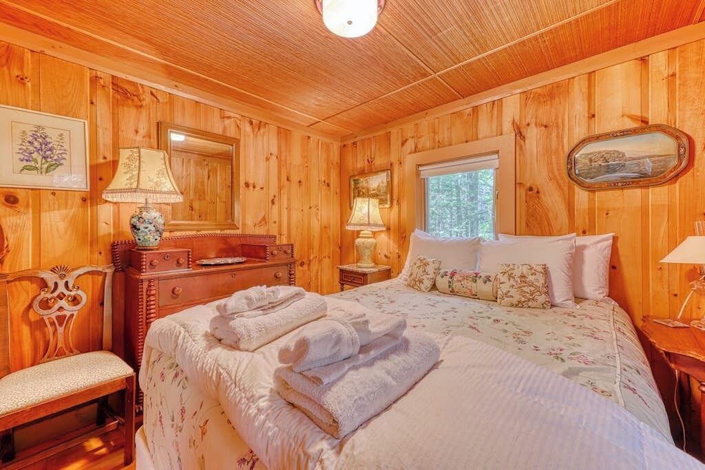 Photo of Bedroom in Boothbay Harbor