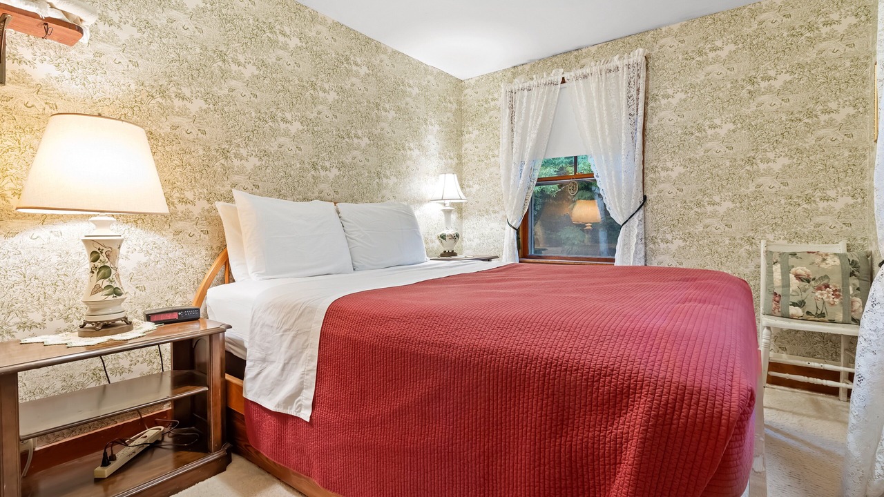 Photo of Bedroom in Bayville