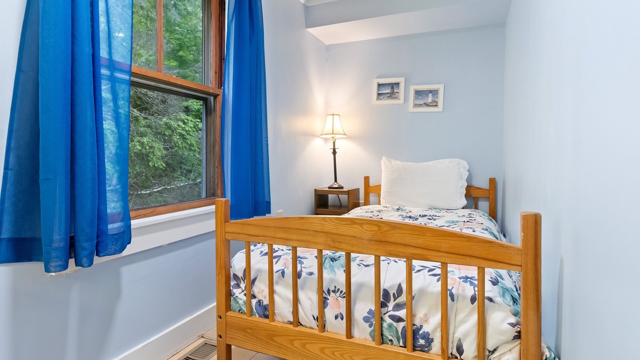 Photo of Bedroom in Bayville