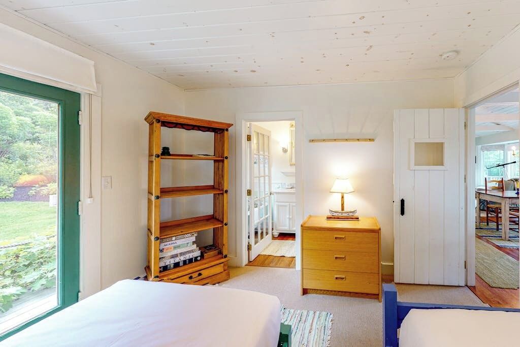Photo of Bedroom in Tenants Harbor