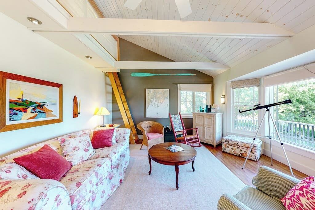 Photo of Livingroom in Tenants Harbor