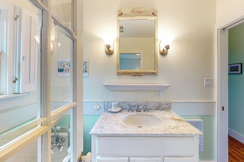 Photo of Bathroom in Tenants Harbor