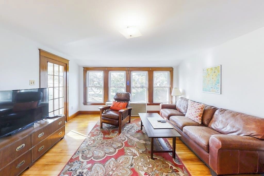 Photo of Livingroom in Bayville