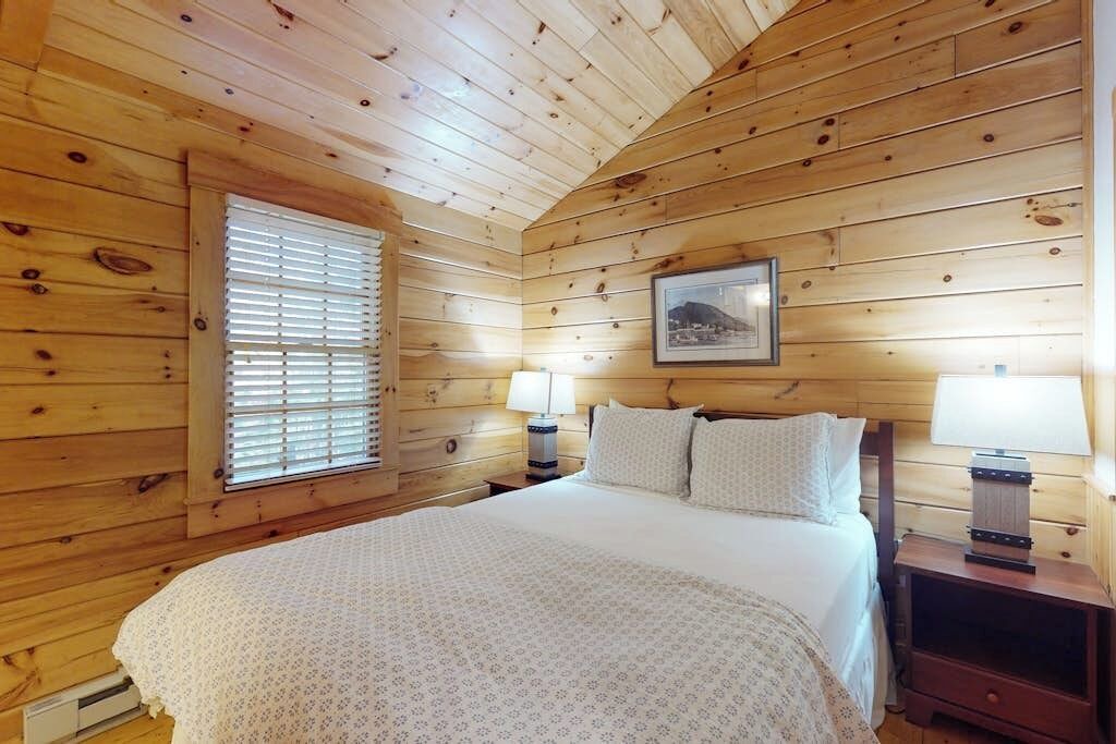 Photo of Bedroom in Northport