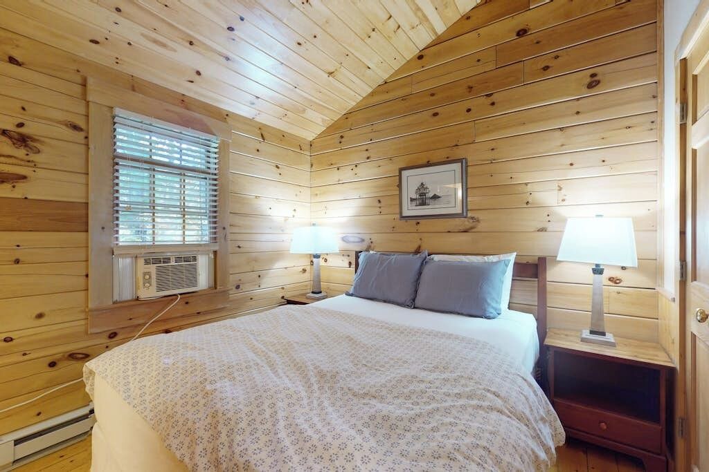 Photo of Bedroom in Northport