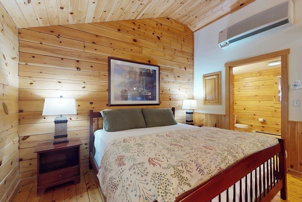 Photo of Bedroom in Northport