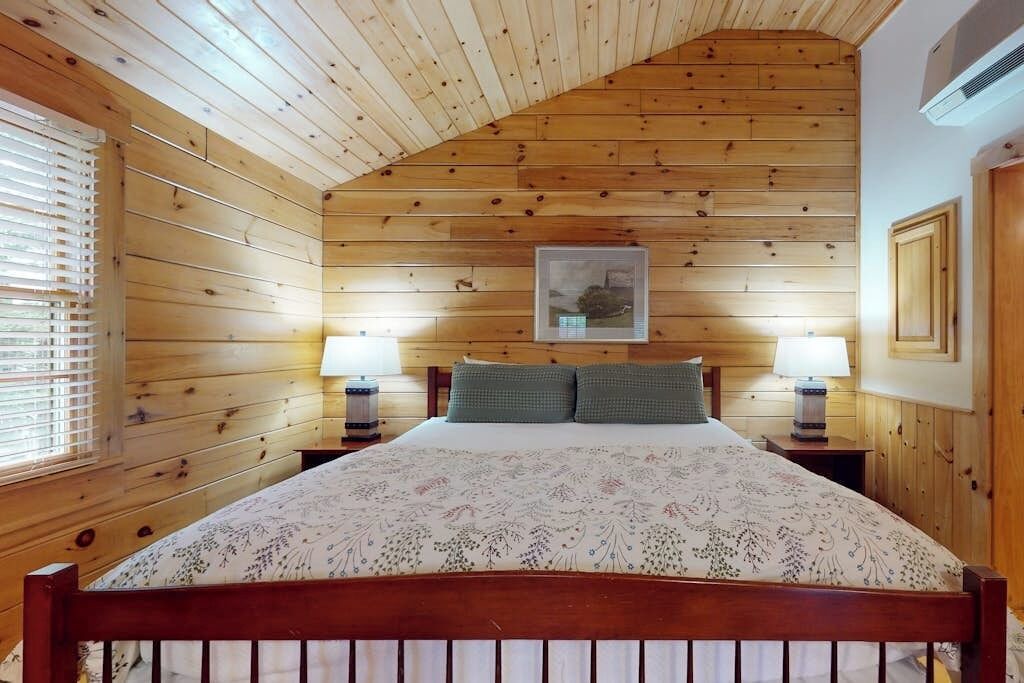 Photo of Bedroom in Northport