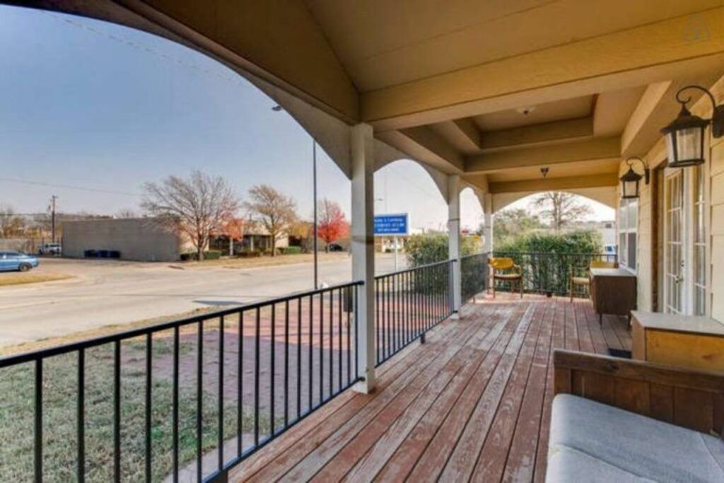 Photo of Patio Balcony in Central Arlington