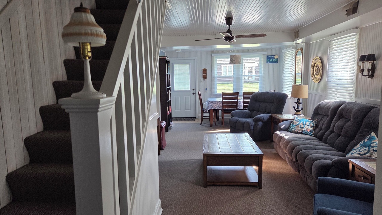 Photo of Livingroom in Conneaut Lakeshore
