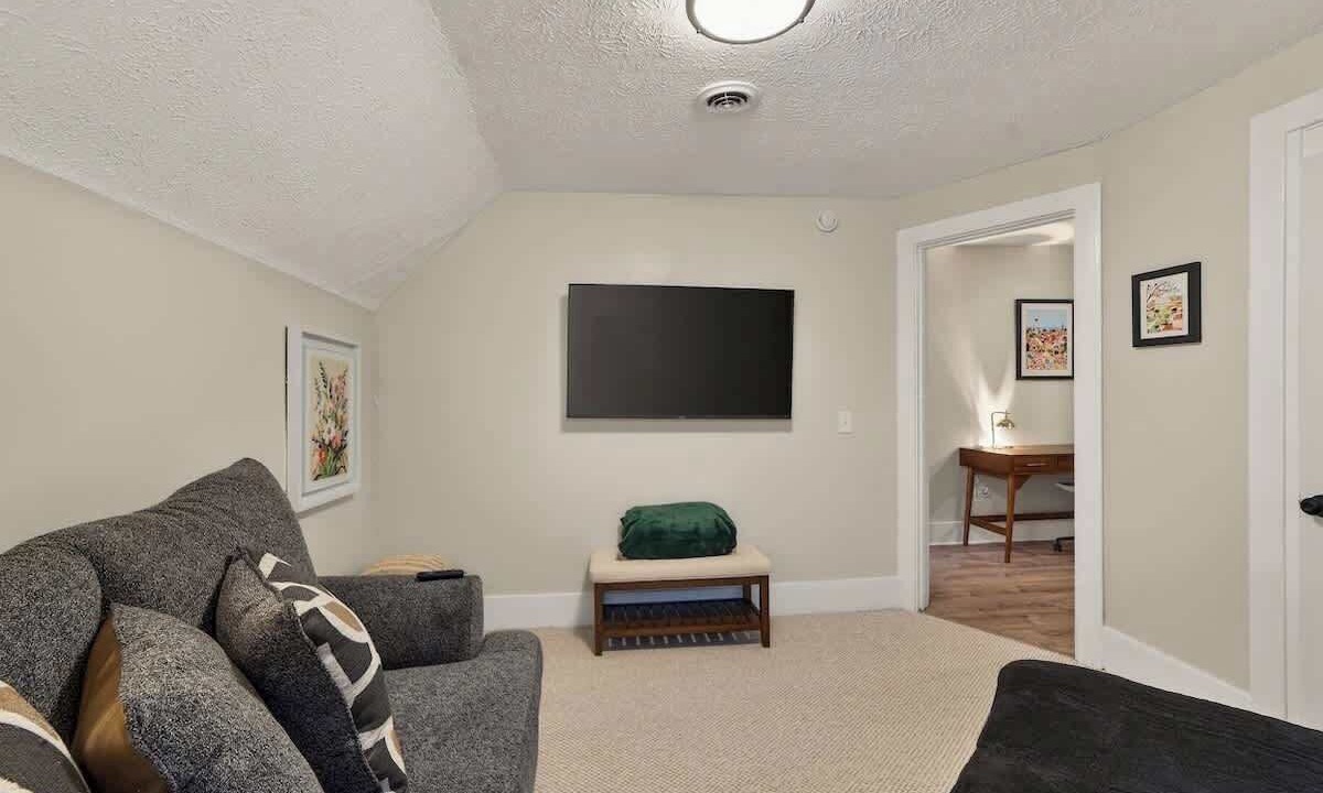 Photo of Livingroom in East Avenue