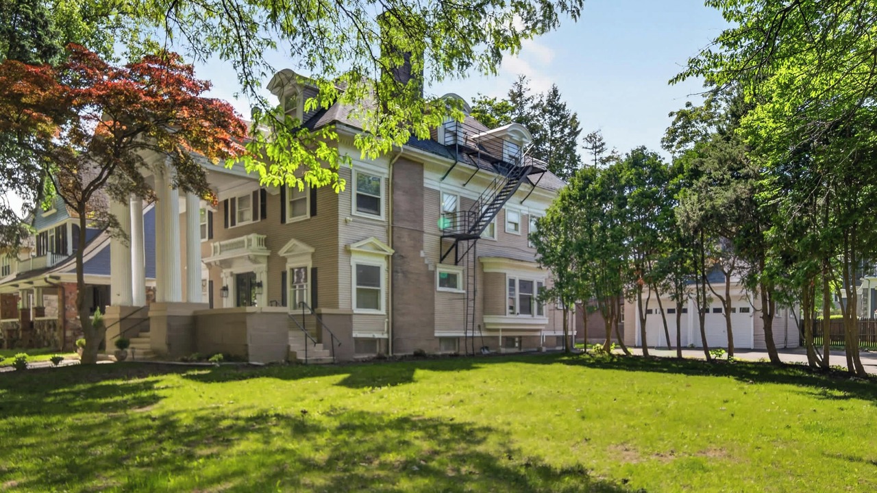 Photo of Outdoor in East Avenue