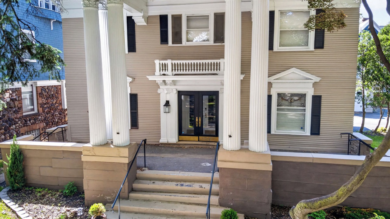 Photo of Outdoor in East Avenue