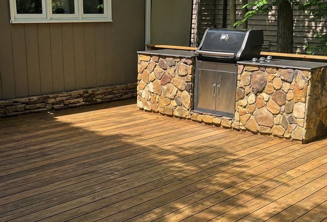 Photo of Patio Balcony in Rushford Lake