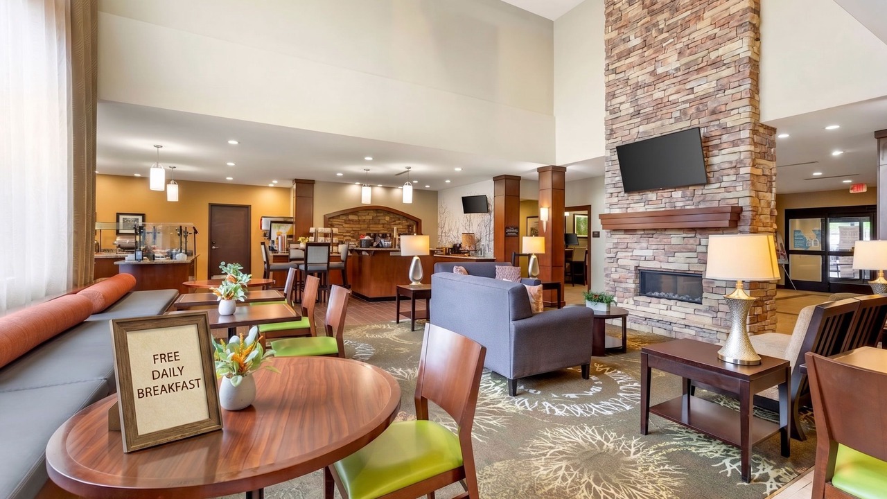 Photo of Livingroom in Warrendale