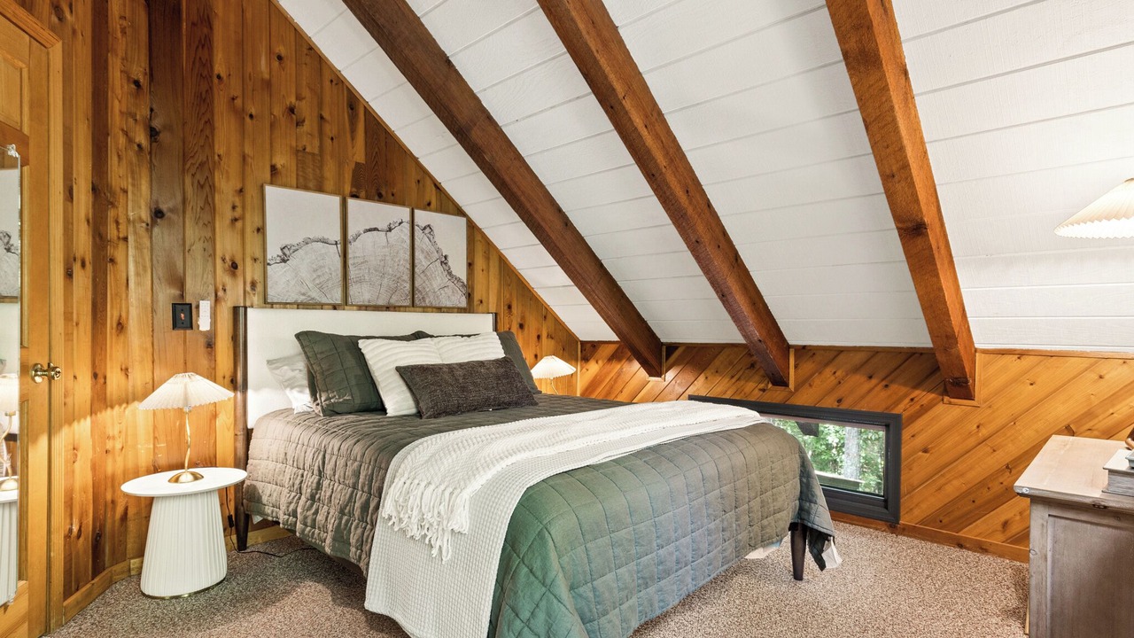 Photo of Bedroom in Raccoon Ridge