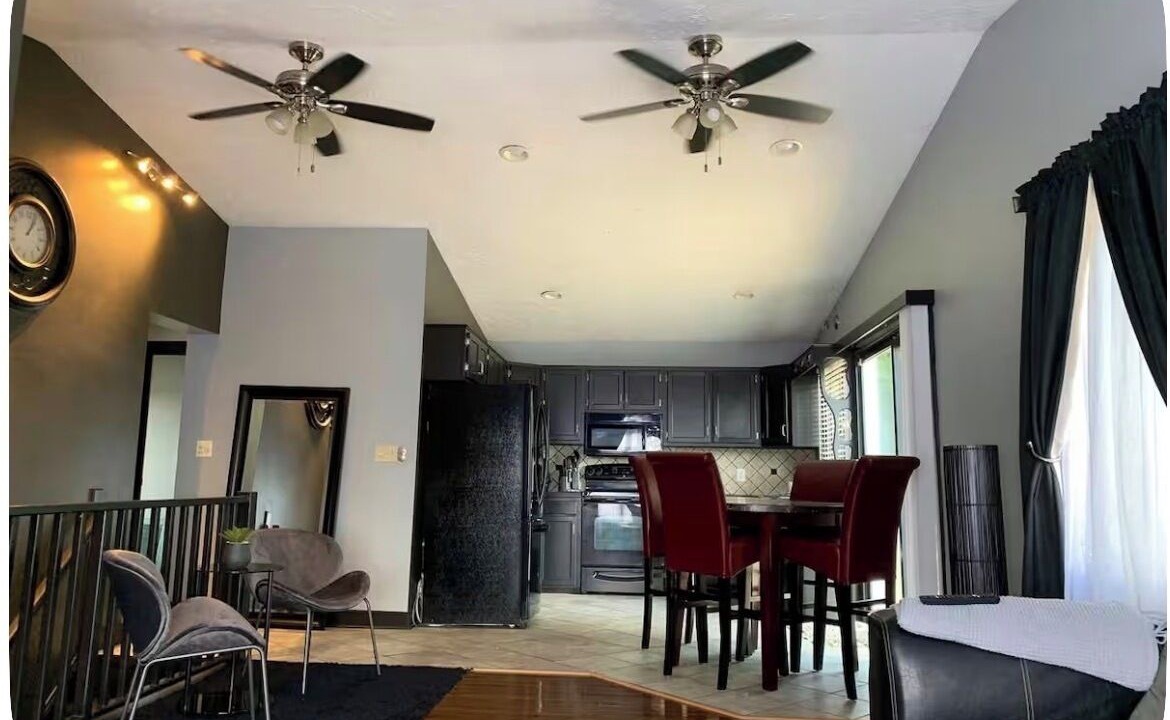 Photo of Livingroom in Portage Lakes