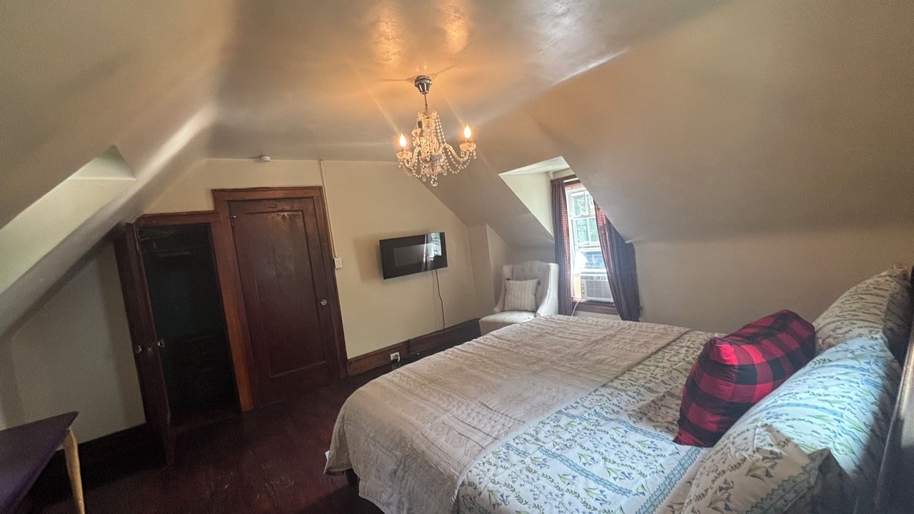 Photo of Bedroom in Derrick City