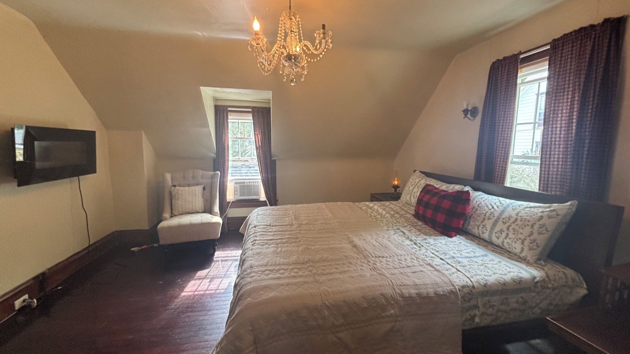 Photo of Bedroom in Derrick City