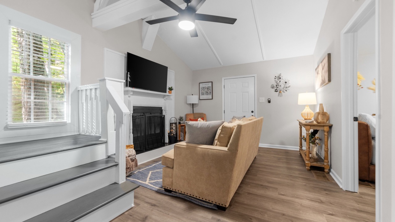 Photo of Livingroom in Cleveland