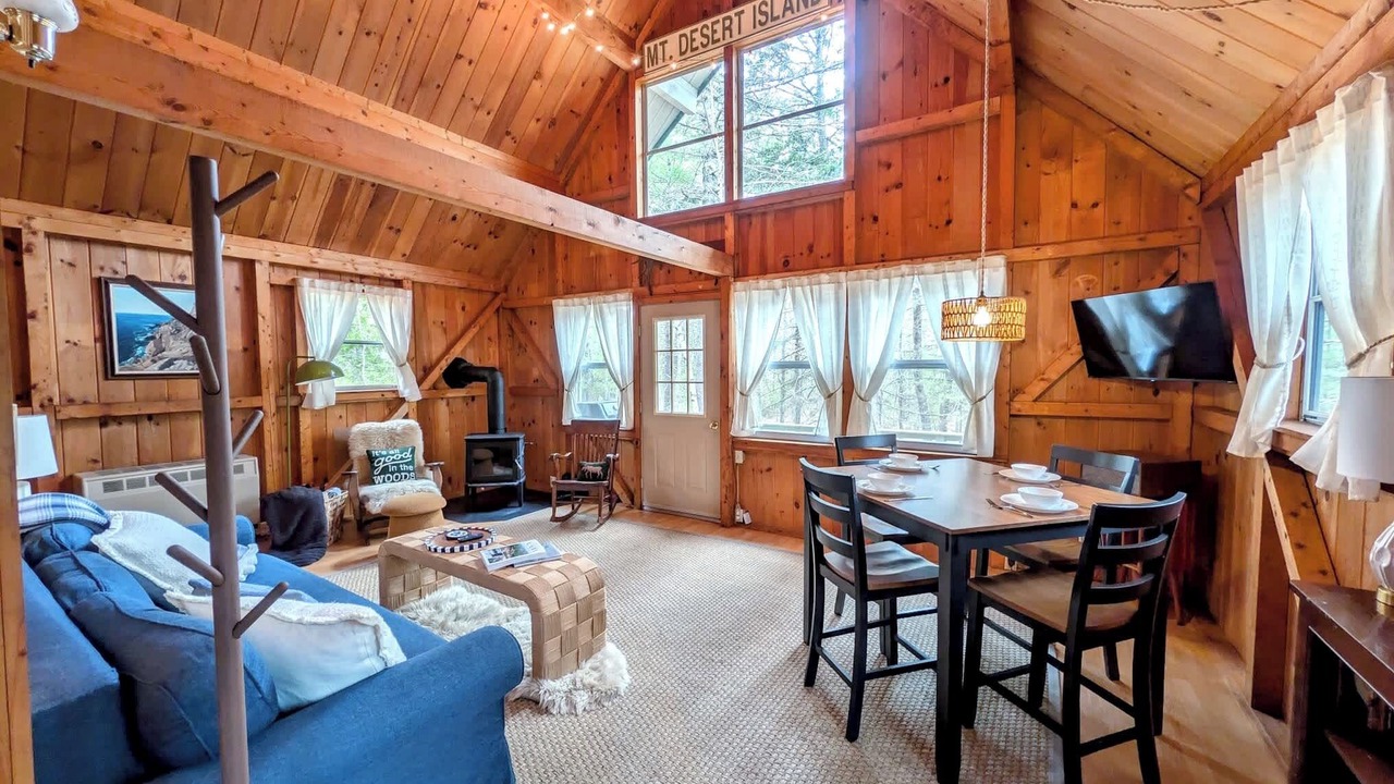 Photo of Livingroom in Hall Quarry