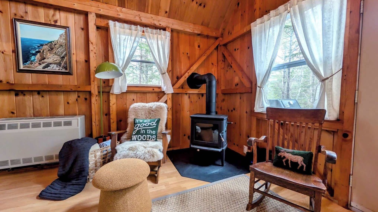 Photo of Livingroom in Hall Quarry