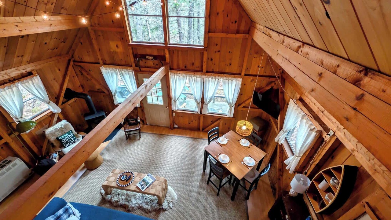 Photo of Livingroom in Hall Quarry