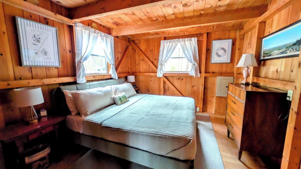 Photo of Bedroom in Hall Quarry