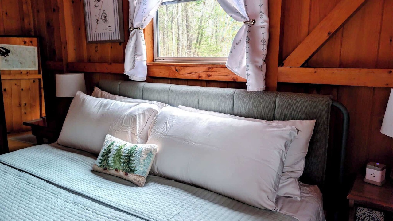 Photo of Bedroom in Hall Quarry