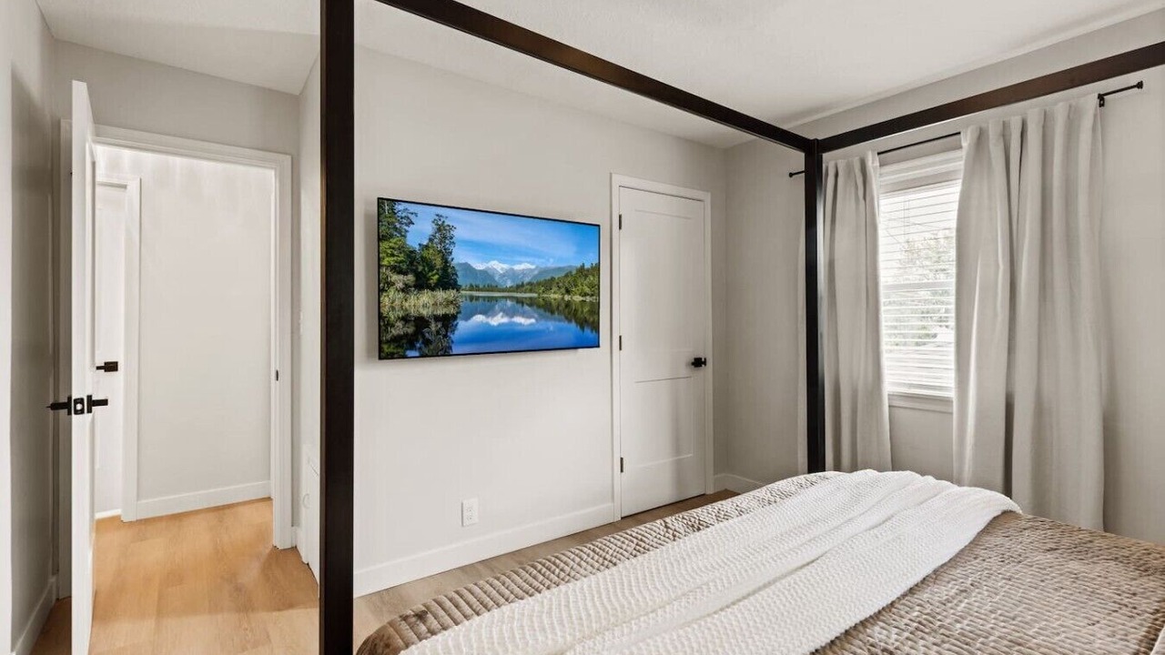 Photo of Bedroom in Grove City