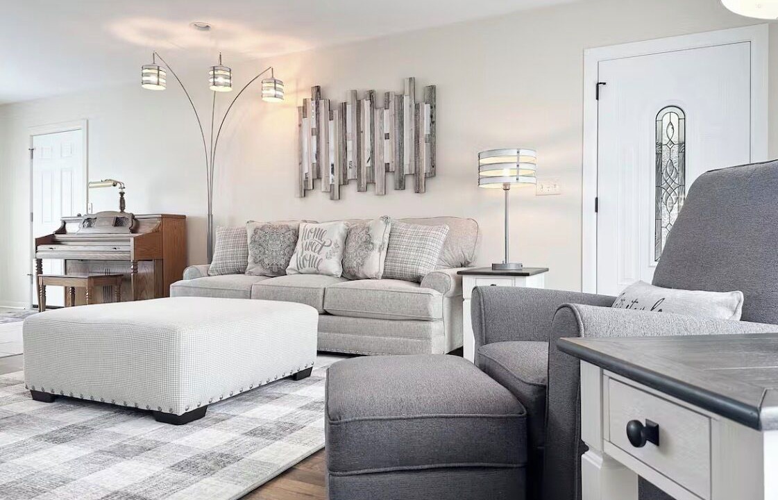 Photo of Livingroom in Canton