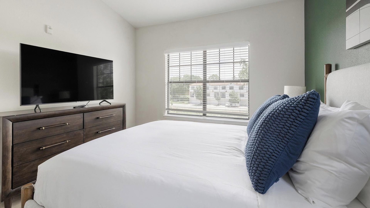 Photo of Bedroom in Garland