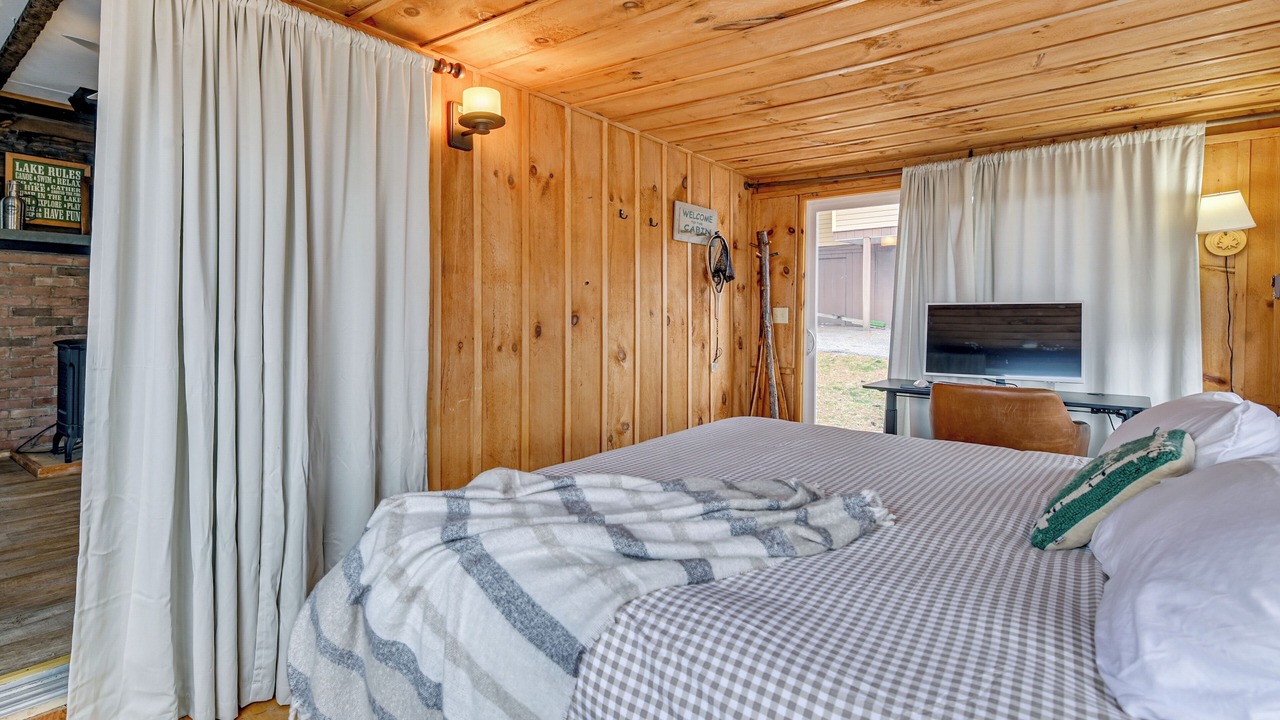 Photo of Bedroom in Schroon Lake