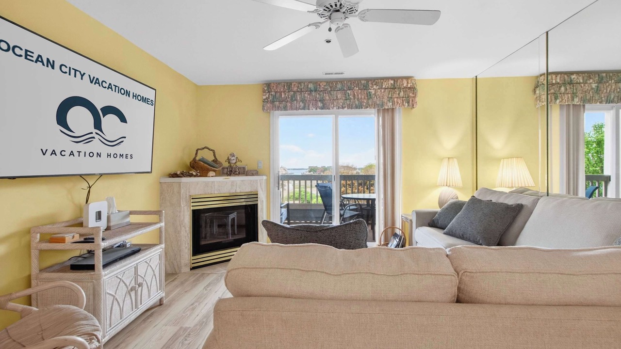 Photo of Livingroom in Heron Harbour Isle