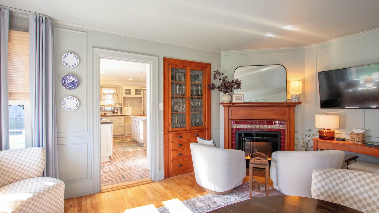 Photo of Livingroom in Rosemont