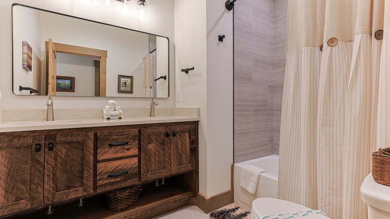 Photo of Bathroom in Dial