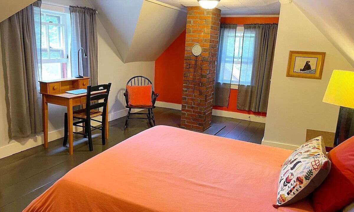 Photo of Bedroom in Brooksville