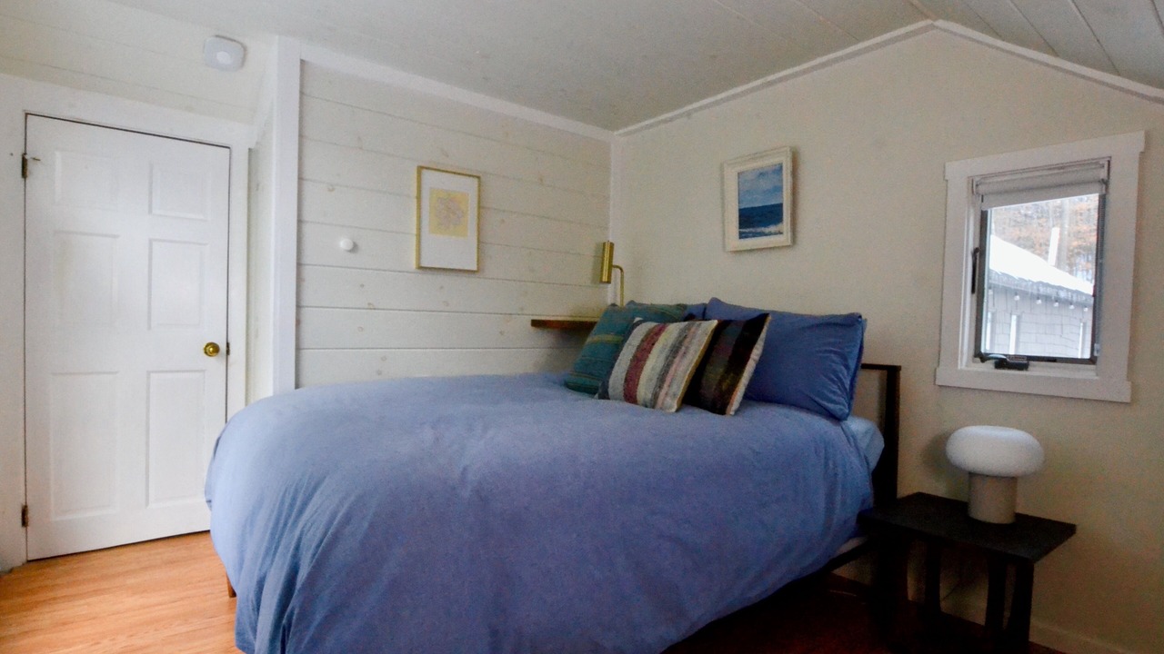 Photo of Bedroom in Rumford Center