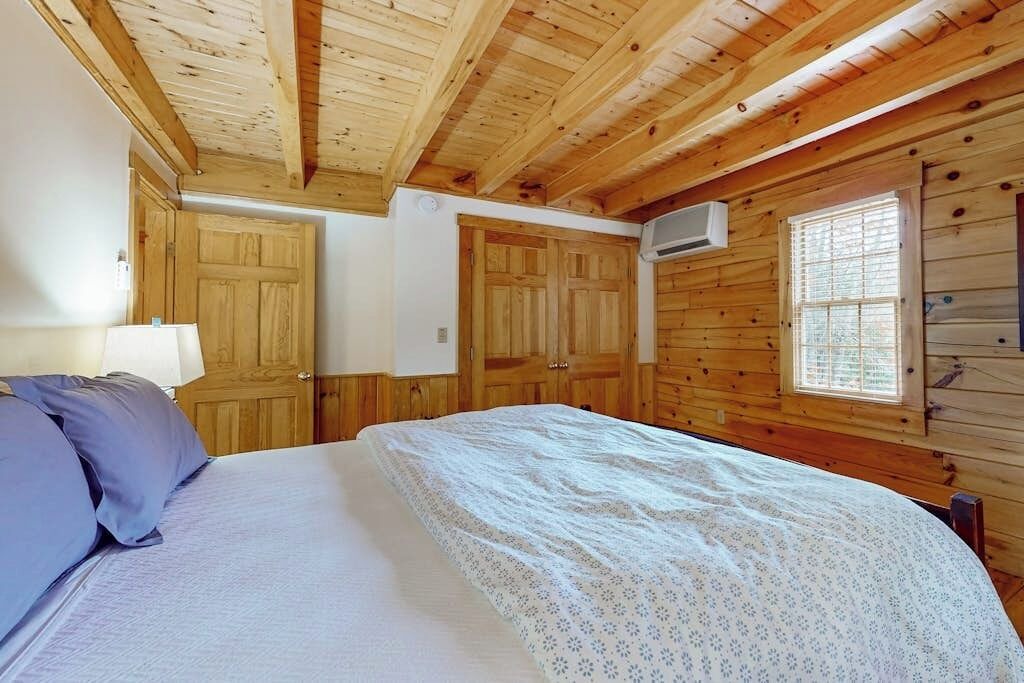 Photo of Bedroom in Northport
