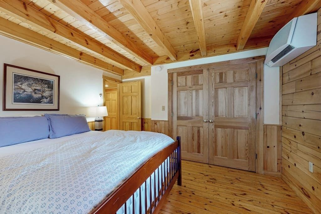 Photo of Bedroom in Northport