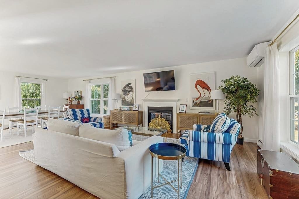 Photo of Livingroom in Rockport