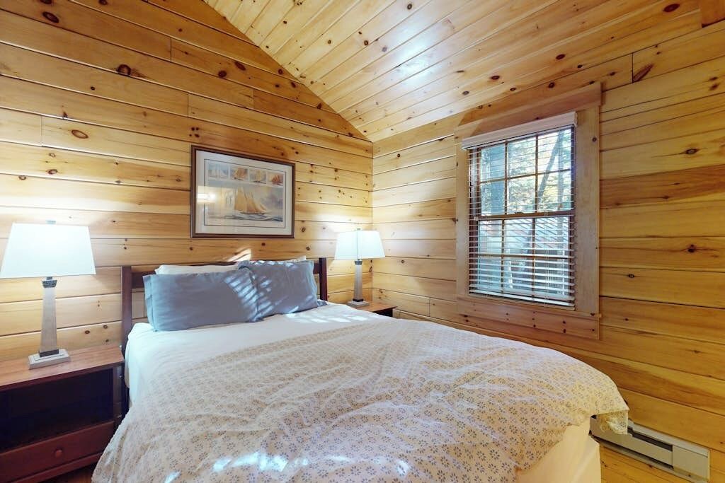 Photo of Bedroom in Northport