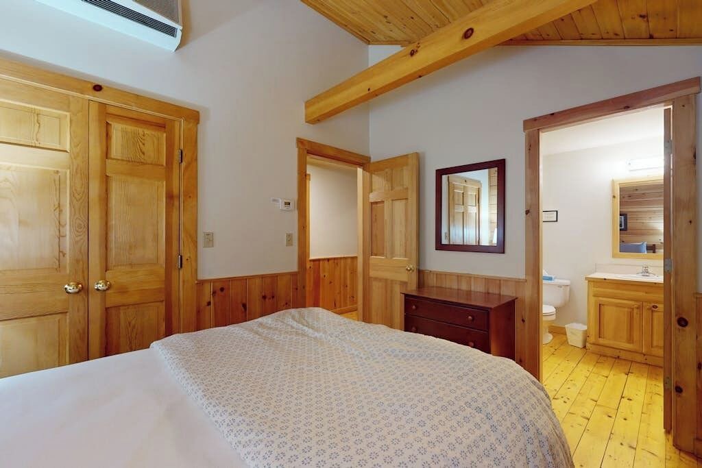 Photo of Bedroom in Northport