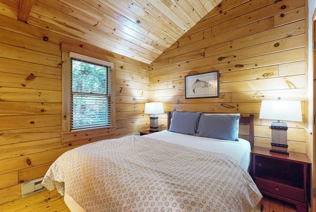 Photo of Bedroom in Northport