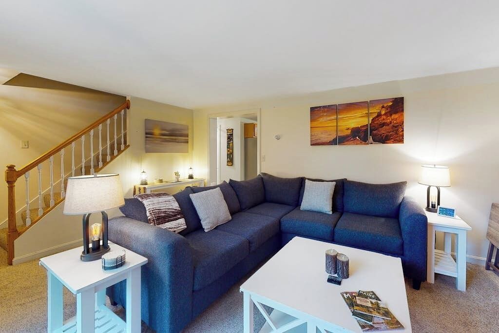 Photo of Livingroom in Lamoine