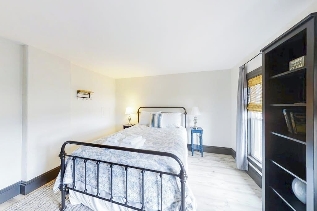Photo of Bedroom in Boothbay Harbor