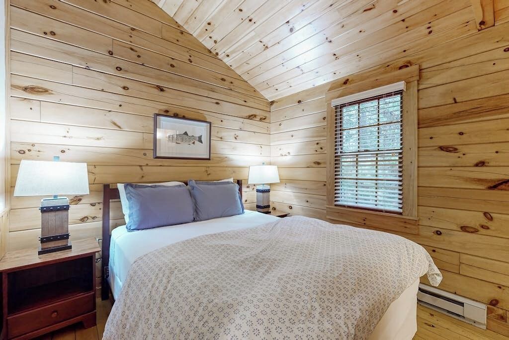 Photo of Bedroom in Northport